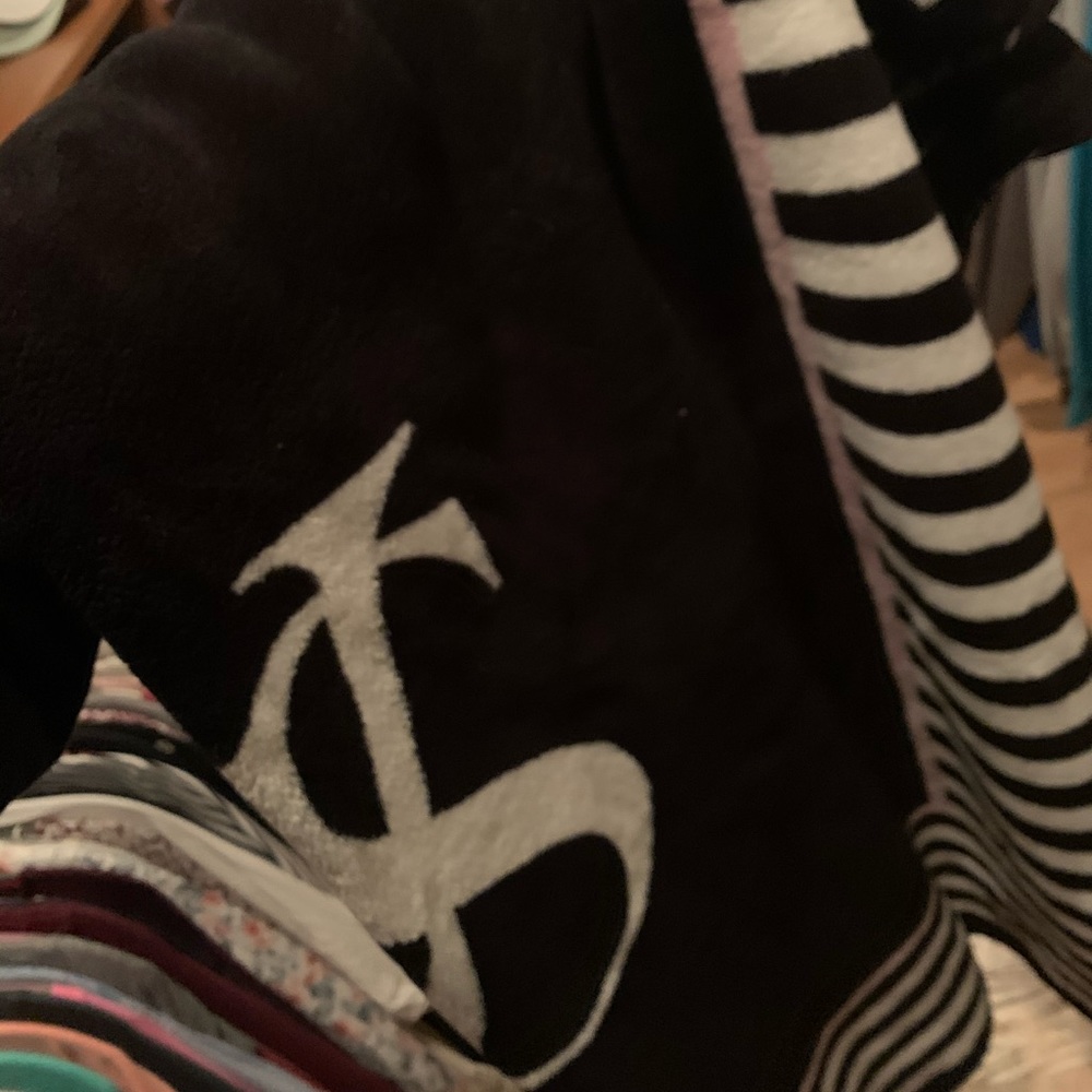 VS throw blanket